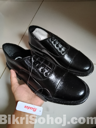 Black formal shoe